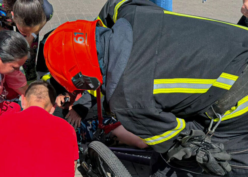 Поблизу Львова 11-річній дитині ручка від гальм велосипеда пробила ногу