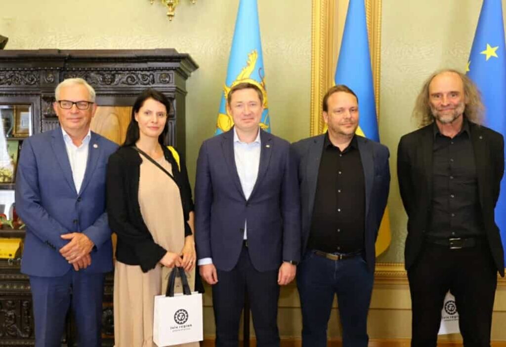 На Львівщині чеські та українські лікарі спільно проведуть десятки операцій