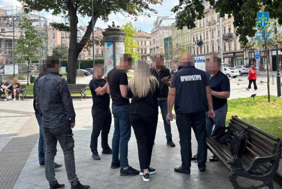 Колишній викладач львівського університету переправляв призовника за кордон за 18 тисяч доларів