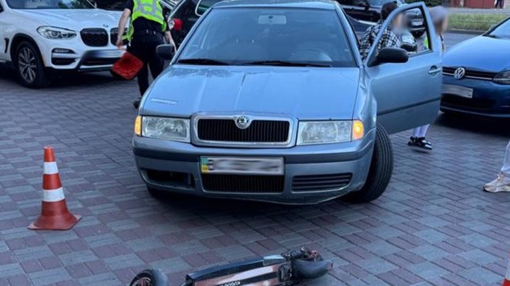 У Львові 23-річна водійка авто збила чоловіка на самокаті