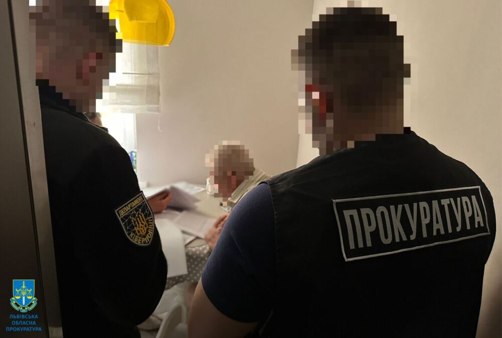 Посадовець міськради на Львівщині та підприємець привласнили пів мільйона гривень під час закупівлі