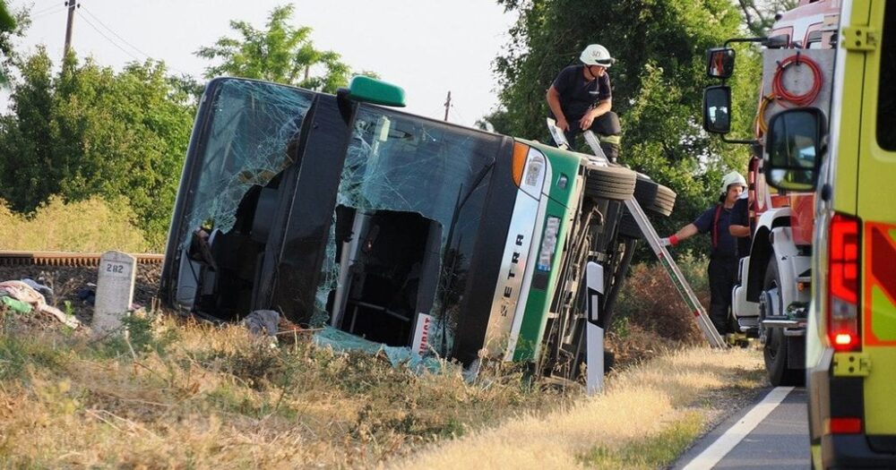 В Угорщині перекинувся автобус, який перевозив дітей зі Львова