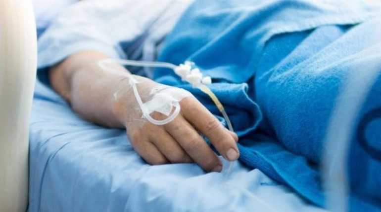 До лікарні у Львові госпіталізували 18-річну дівчину з підозрою на кір
