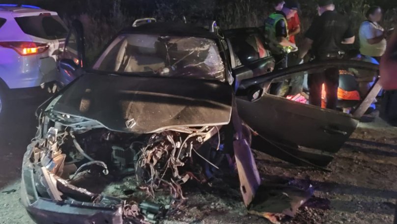 На Львівщині вантажівка після зіткнення з авто збила трьох пішоходів