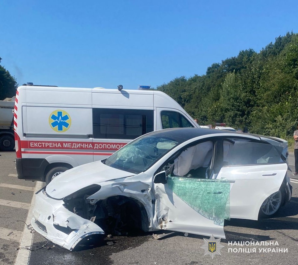У масштабній ДТП біля Львова постраждали семеро людей