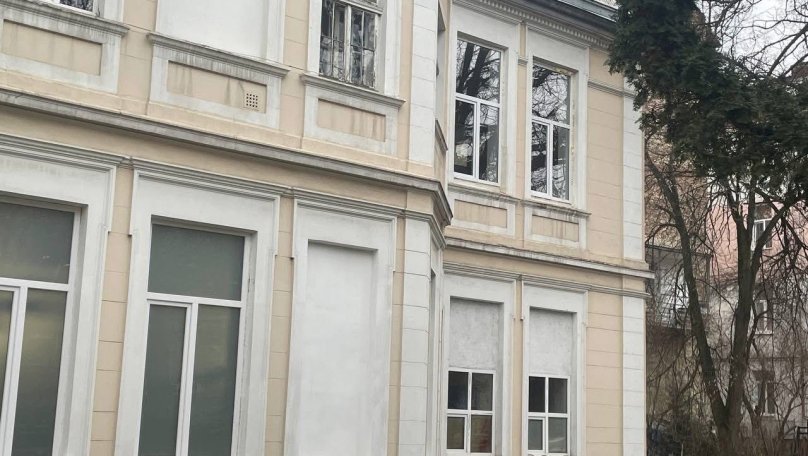 Львівська лікарня сплатила ЛМР 170 тисяч гривень штрафу за заміну дерев’яних вікон