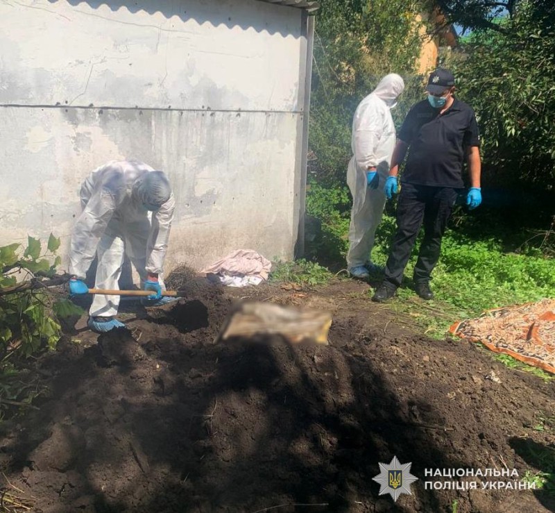 37-річний чоловік вбив знайомого та закопав його тіло у саду