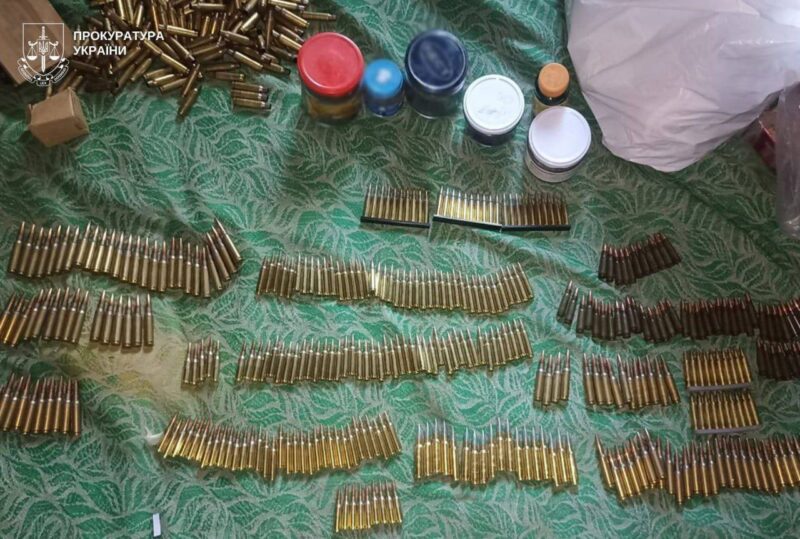 На Львівщині судитимуть двох чоловіків за незаконне поводження зі зброєю