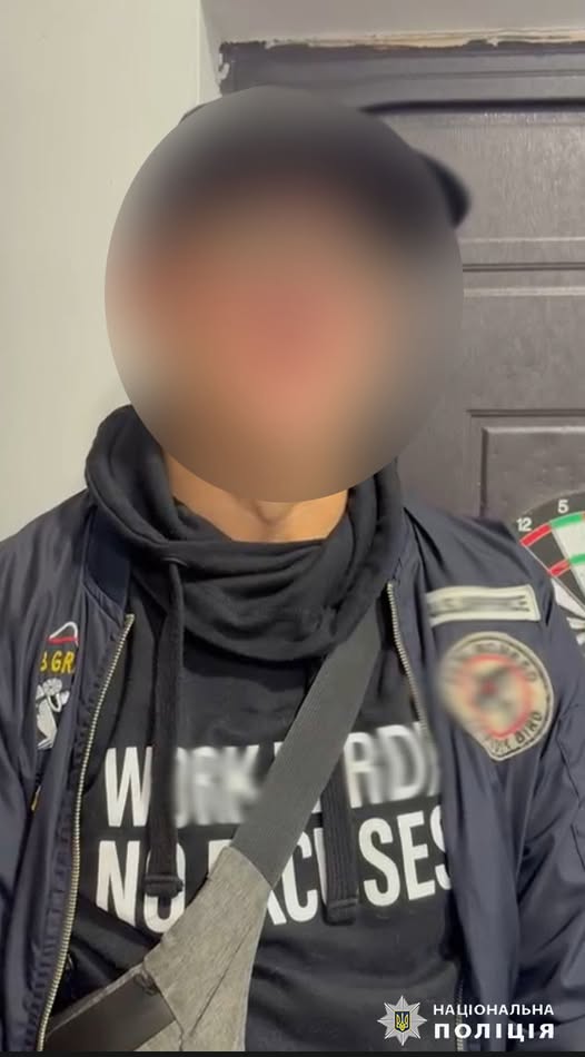 У Львові поліція затримала чоловіка, який чіплявся до підлітків