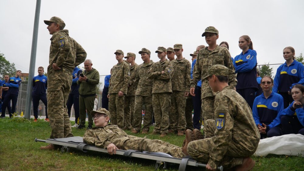 У Львівському Ліцеї імені Героїв Крут відбулися військово-спортивні змагання «Крутянські звитяги» (фото)