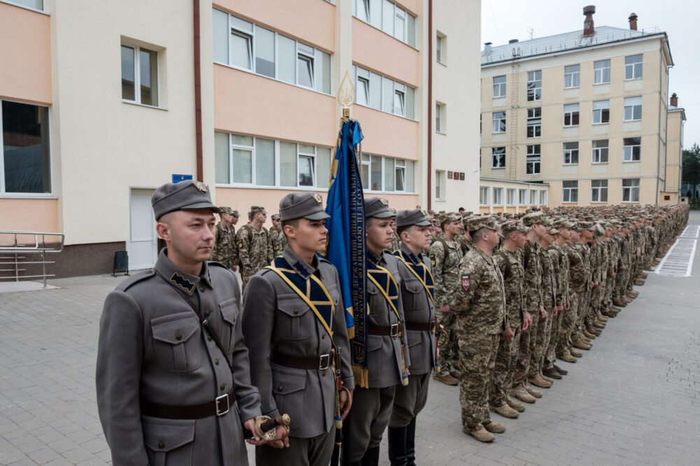 У Ліцеї імені Героїв Крут розпочали навчання 189 юнаків та юначок (фото)