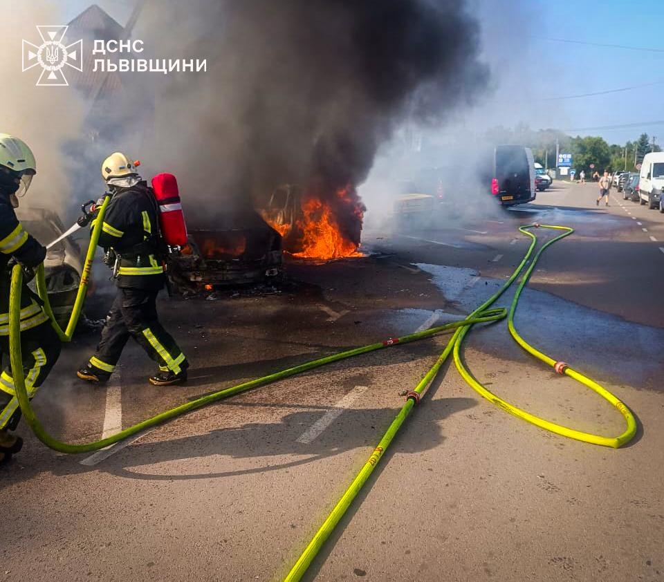 У Шегинях на Львівщині згоріли сім автомобілів