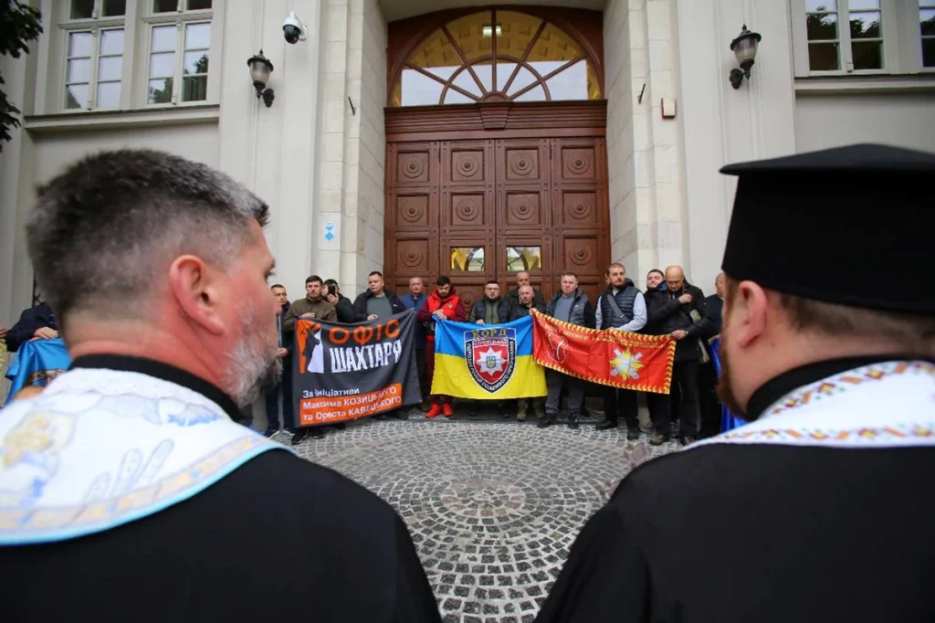 Ще 26 військовослужбовців зі Львівщини вирушили у паломницьку поїздку на Святу гору Афон
