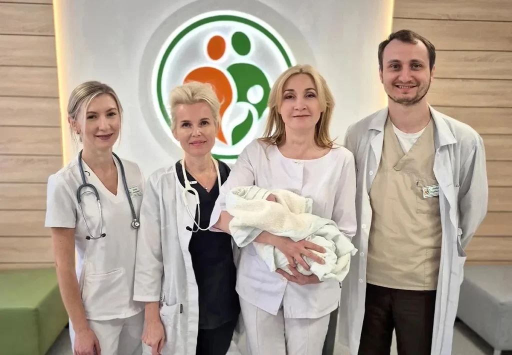 Лікарі Львівського перенатального центру врятували хлопчика-«поспішайку» із вродженою патологією кишківника
