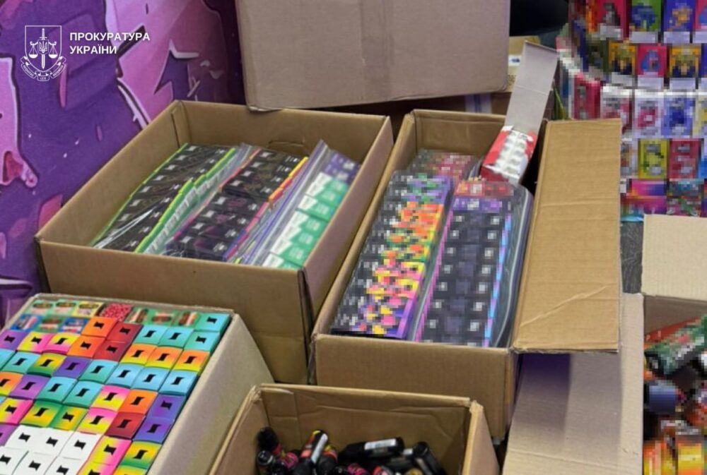 У Львові викрили мережу збуту контрафактних електронок і рідин до вейпів на майже 16 млн грн
