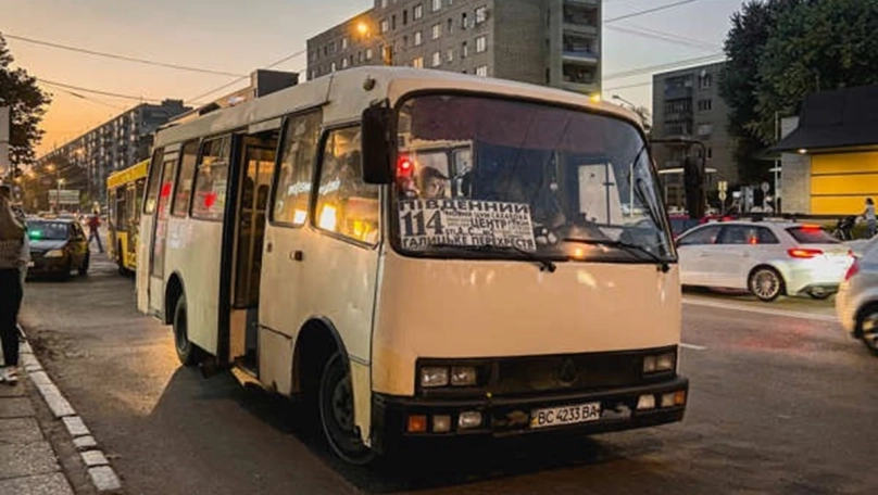 На Львівщині водія маршрутки звільнили за хамство до матері загиблого військового