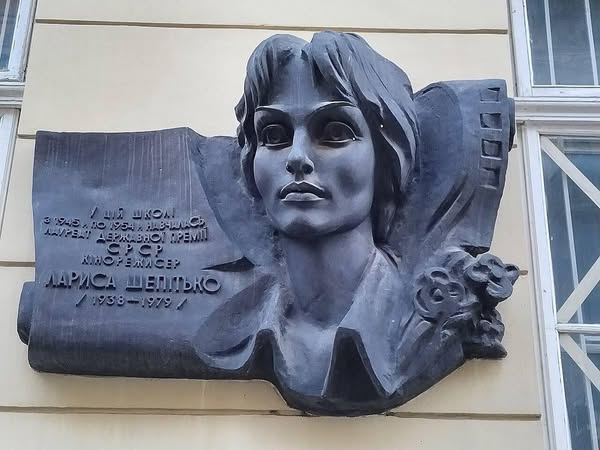 Олег Радик: «Час знімати радянські символи і вшановувати своїх»