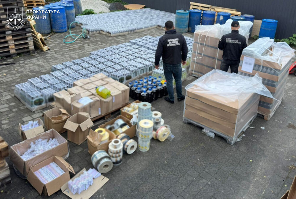 У Львові викрили підпільний цех з виготовлення контрафактного алкоголю на понад 1,2 млн гривень