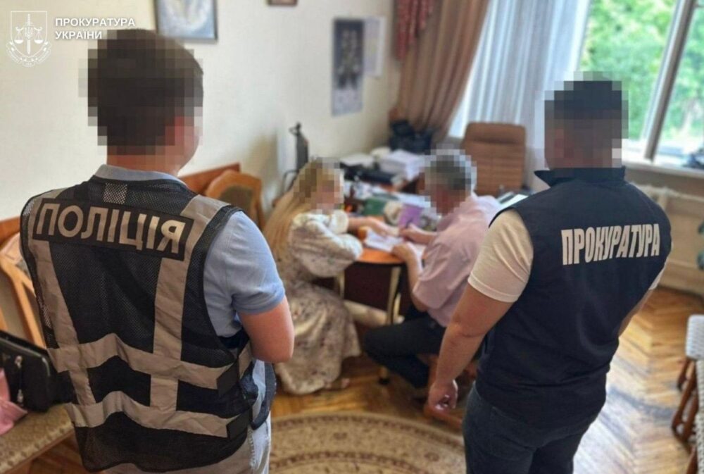 Проректора та начальника відділу львівського університету судитимуть за схему з переплатою понад мільйон
