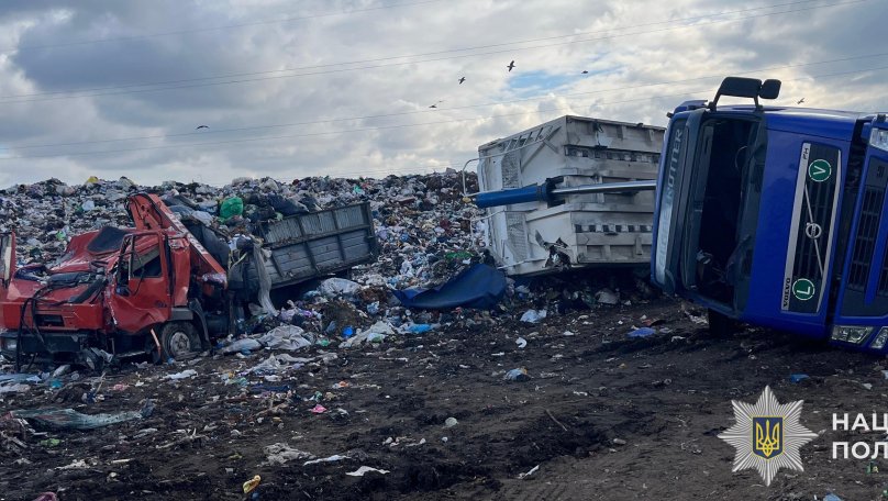 У Стрию дві вантажівки зіткнулися на сміттєзвалищі, є постраждалі