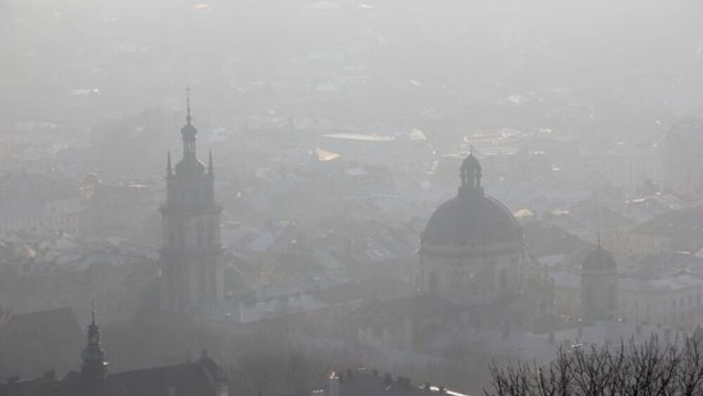 У Львові зафіксували перевищення рівня оксиду вуглецю на двох вулицях