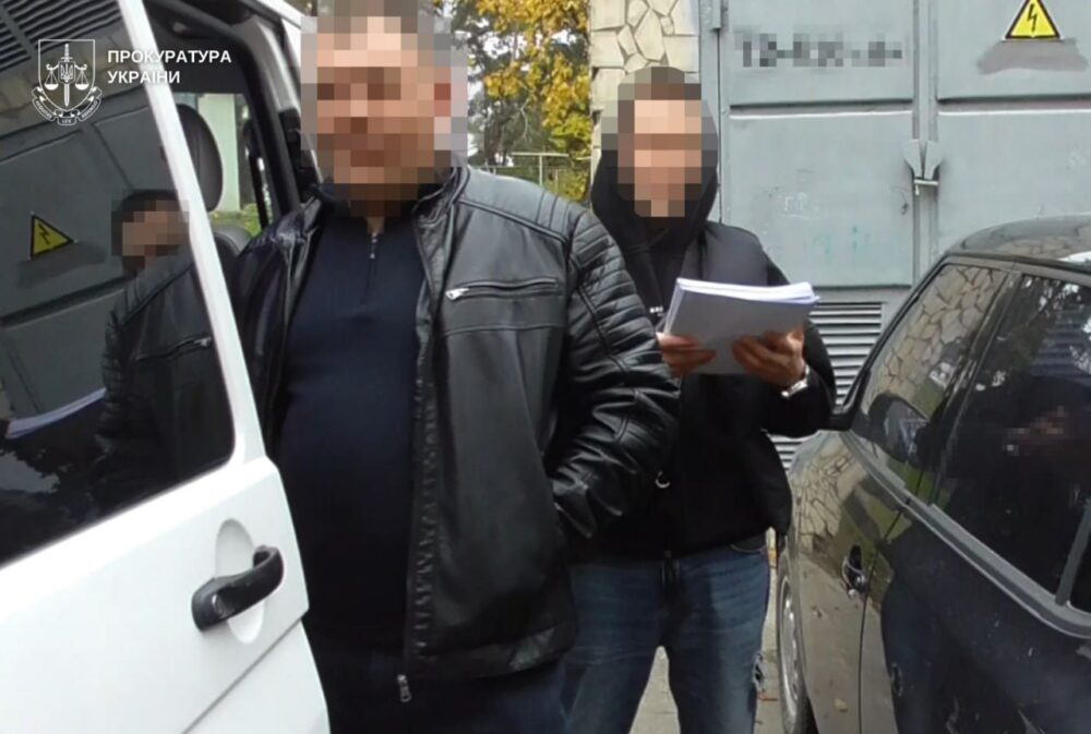 На Львівщині підозру у земельних махінаціях отримали держреєстратор та ексдиректор агрофірми