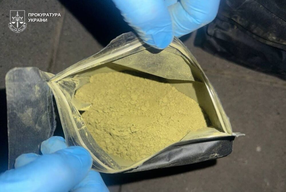 У Львові затримали «складмена» з понад 10 кг наркотиків