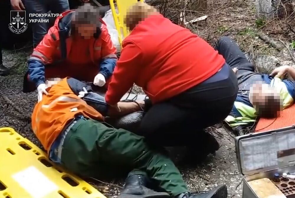 Комунальники на Львівщині впали з 8-метрової висоти: двом посадовцям оголосили підозру