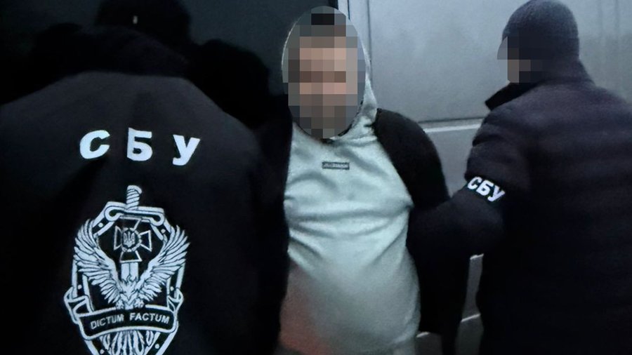 На Львівщині двоє “ділків” за 13 тисяч доларів перевозили на човні за кордон ухилянтів