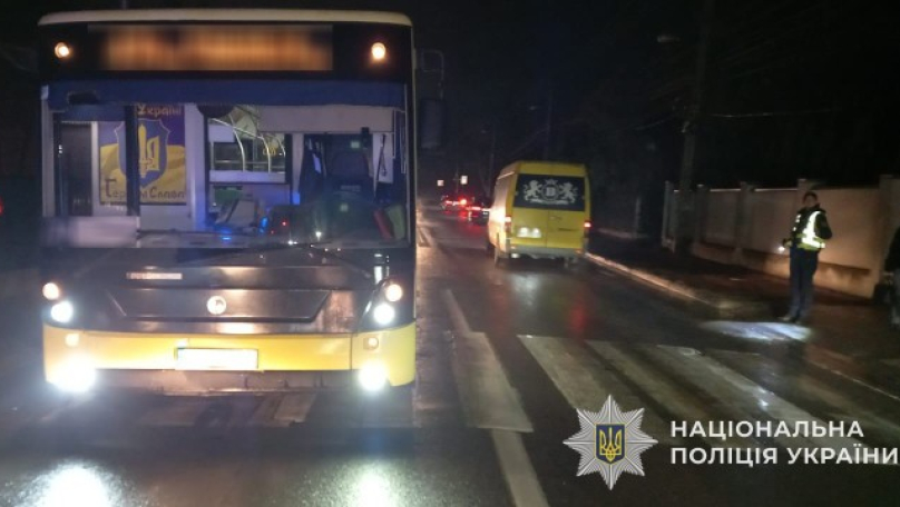 На пішохідному переході автобус збив 71-річну львів’янку