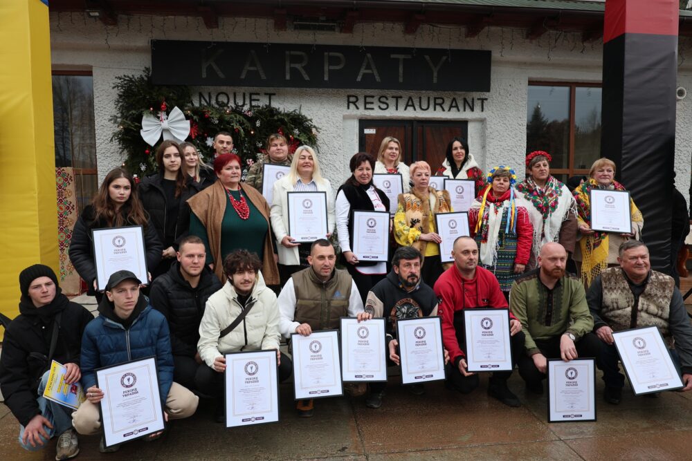 Новий рекорд України: у Славському зварили 317 літрів Гетьманського борщу (фото)