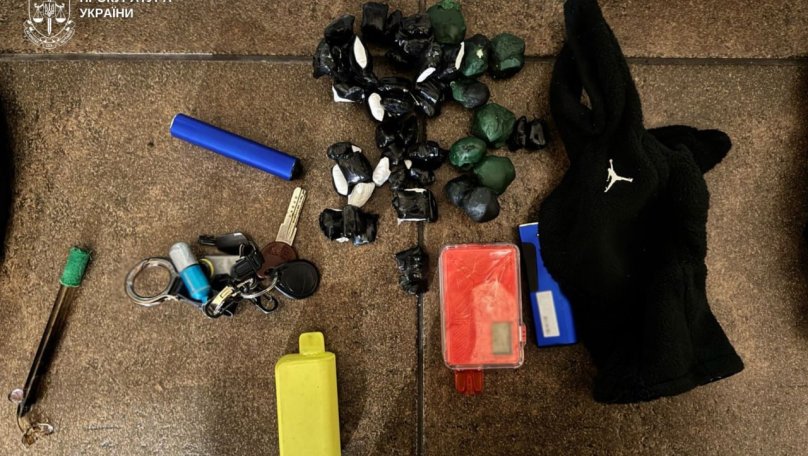 Львівʼянина увʼязнили за “закладки” в торгових центрах та воротах дитячого садка