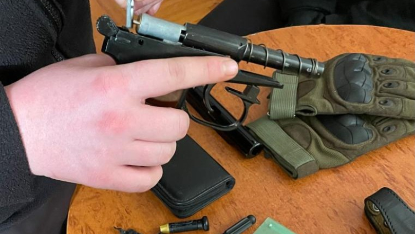 У Трускавці учень приніс до школи пістолет, щоб похизуватися