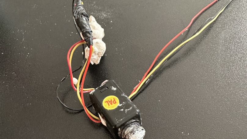 Під час ремонту в кабінеті голови Шевченківської РВА знайшли “прослушку”