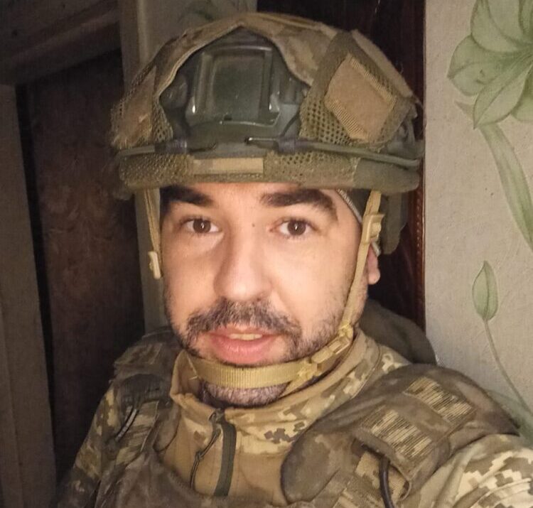 Інспектора Львівської митниці та бійця 115-ї ОМБр  Михайла Лапчука нагородили почесним знаком «Золотий хрест»