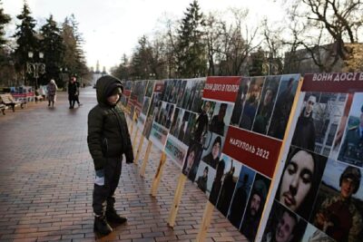 Історії тих, кого чекають: у Львові відбудеться фотовиставка про полонених і зниклих безвісти