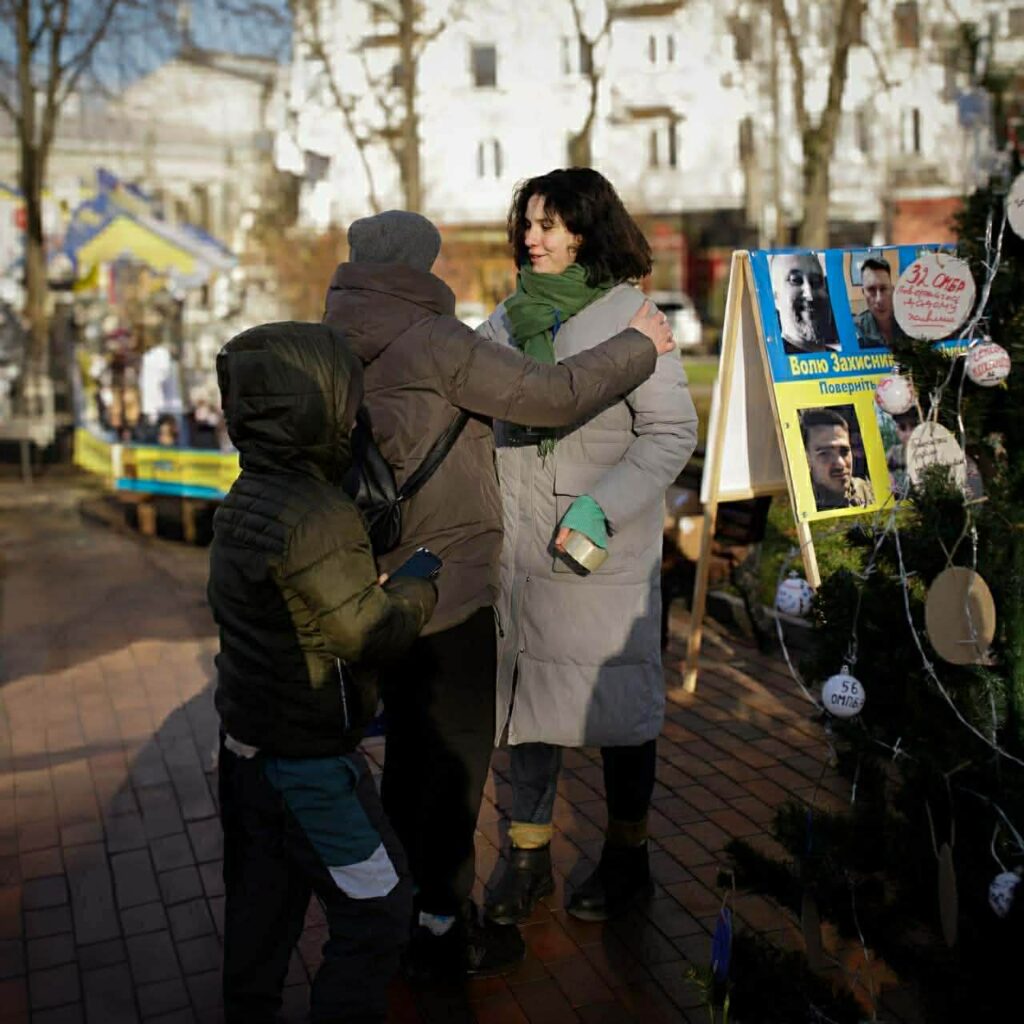 Історії тих, кого чекають: у Львові відбудеться фотовиставка про полонених і зниклих безвісти