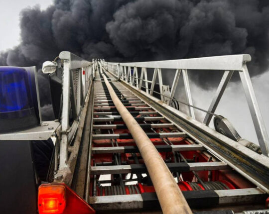 Через російську атаку на Львівщині продовжують фіксувати задимлення