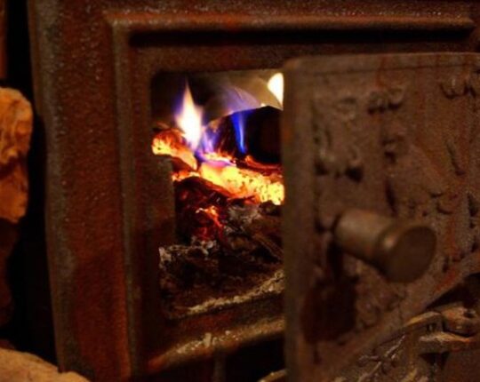 У Пустомитах через отруєння чадним газом госпіталізували чотирьох дітей