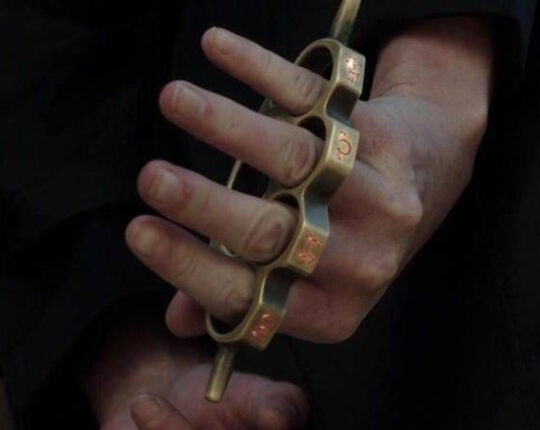 У Львові засудили чоловіка за купівлю кастета у TikTok