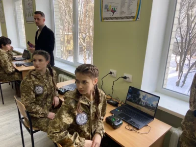 У Львівському професійному коледжі сфери обслуговування та поліграфії створили сучасний осередок для вивчення предмета «Захист України»