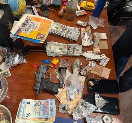 Львівські митники спільно із поліцією викрили банду наркоторговців, які привозили кокаїн та фентаніл з Європи