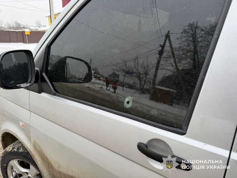 У селищі Рудно біля Львова невідомий стріляв в авто співробітників ТЦК