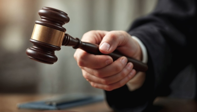 Львів’янина оштрафували через отруєння малолітньої доньки горілкою