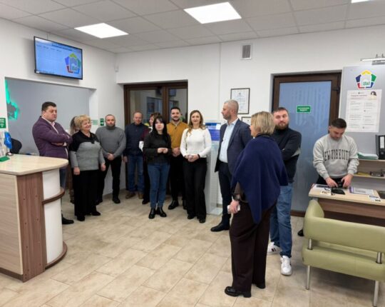 Жовква стала першою громадою в Україні, де відкрито пункт Урядової «гарячої лінії» (фото)