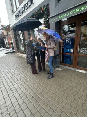 “Це екологічна диверсія”: мешканці Брюховичів виступили проти забудови понад 14 га лісу на Лікарській (фото, відео)