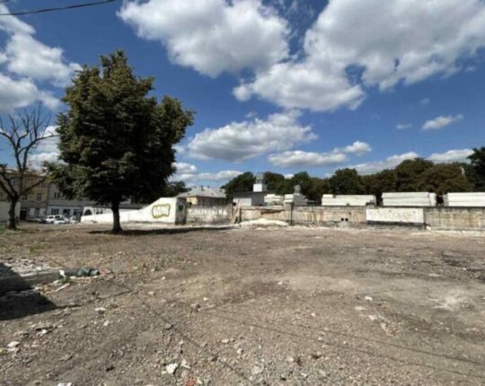 На місці колишнього ринку Добробуту у Львові збудують сквер з громадським простором