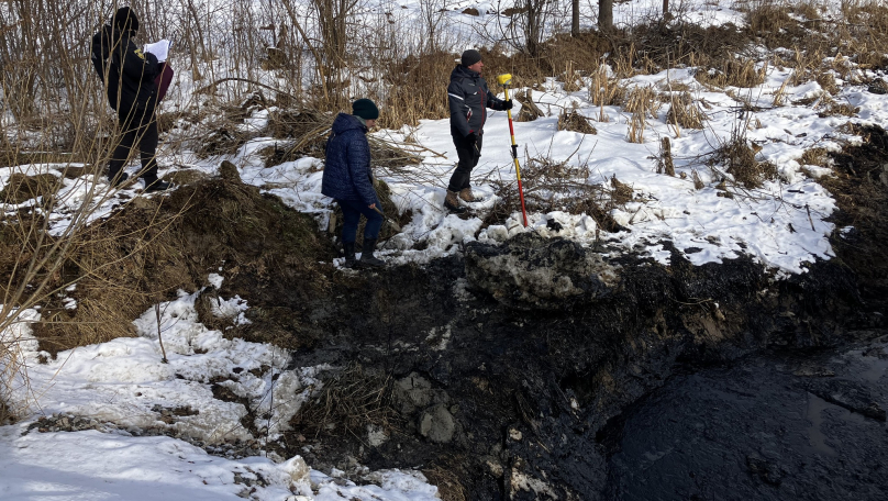 На Львівщині через аварію на підприємстві нафтопродукти розлилися на ґрунт