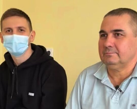 Батько віддав нирку синові: у Львові успішно виконали родинну трансплантацію