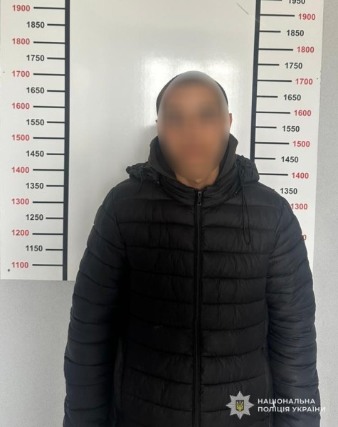 У Дрогобичі поліція затримала зловмисника, який пограбував 12-річну дівчинку